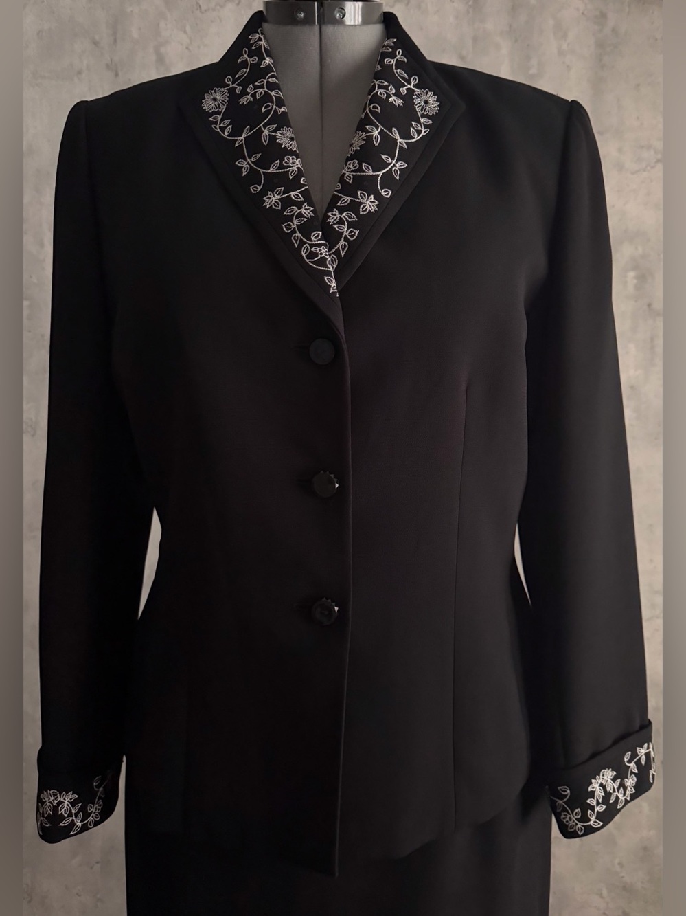 VTG Kasper ASL Skirt Suit Black Floral Contrast Embroidery Evening Cocktail Sz14 - Picture 3 of 14
